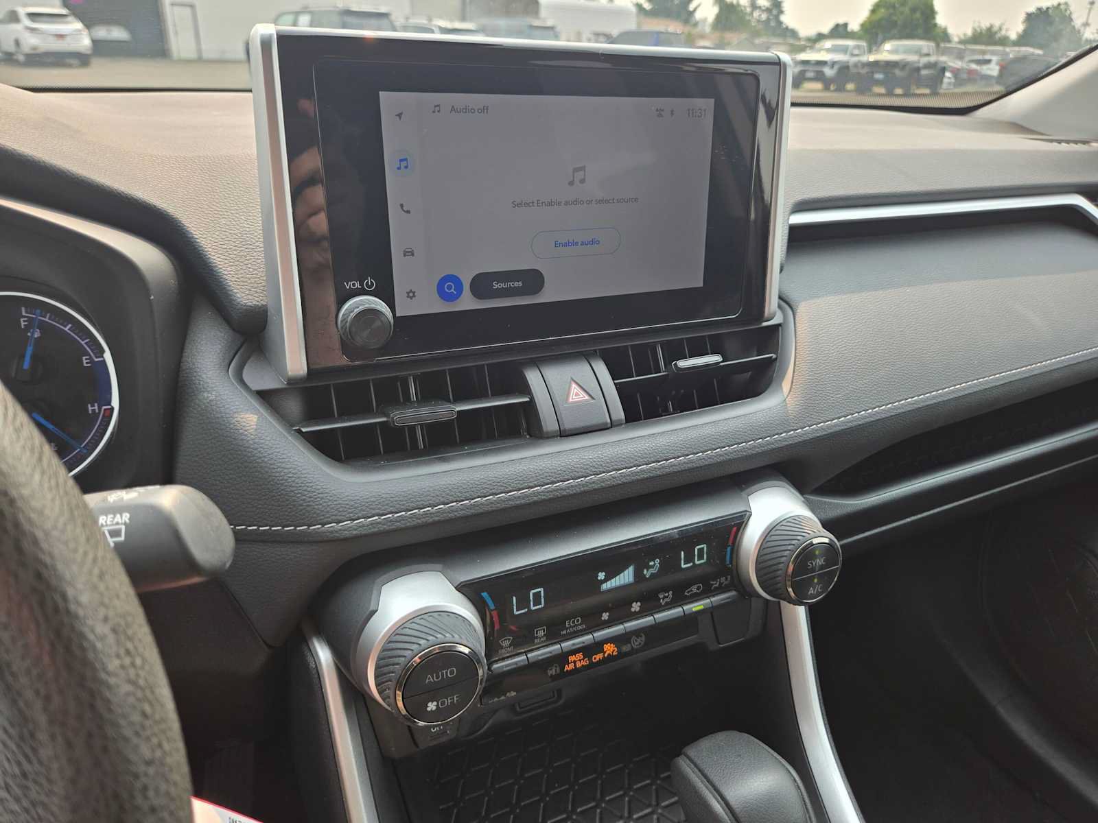 Certified 2025 Toyota RAV4 LE AWD/4WD image 28