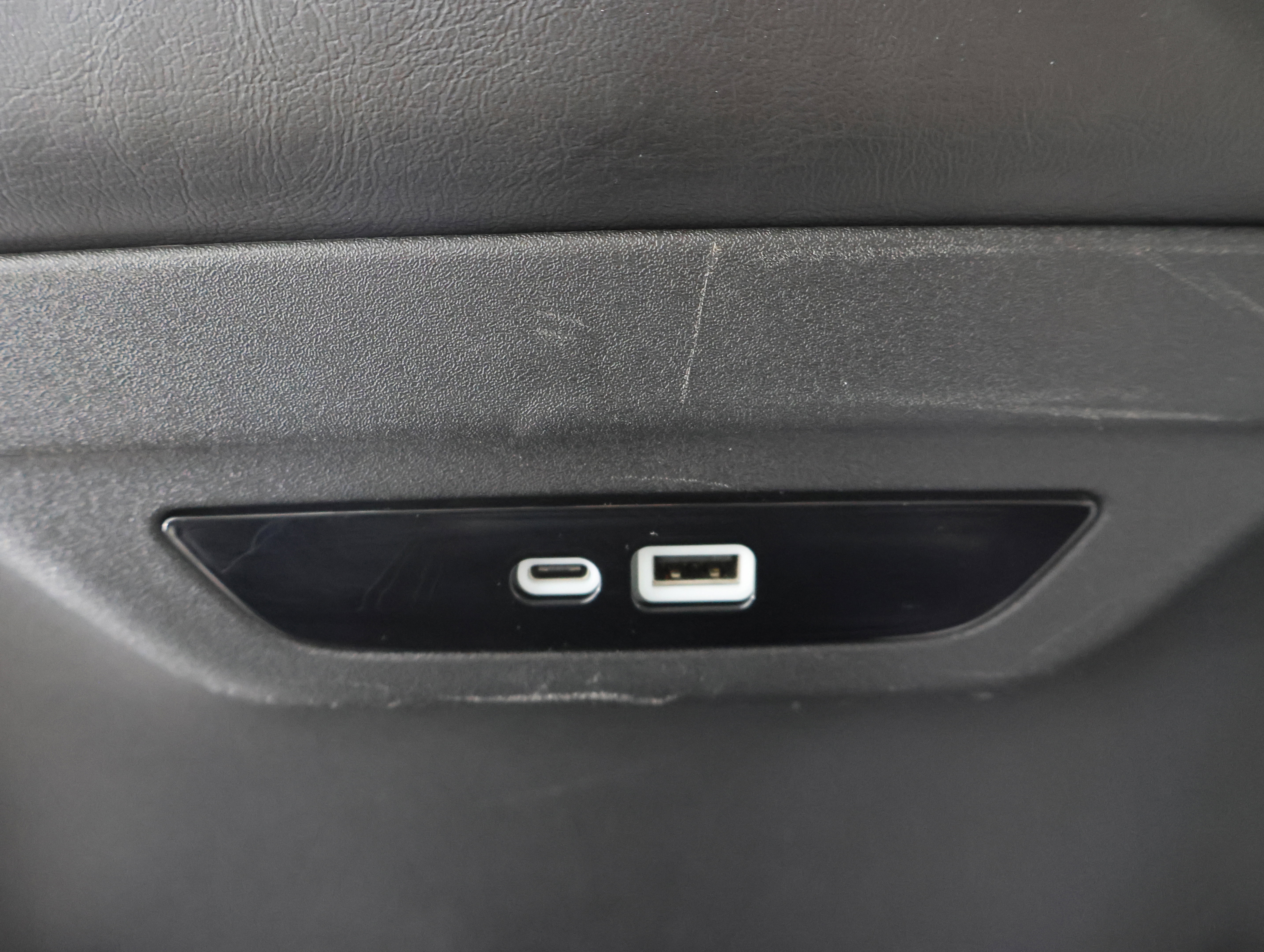 Used 2024 Chrysler Pacifica Touring-L FWD image 36