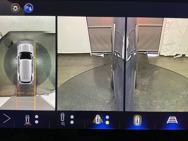 New 2026 Chevrolet Equinox LT w/ Safety and Technology Package FWD image 18