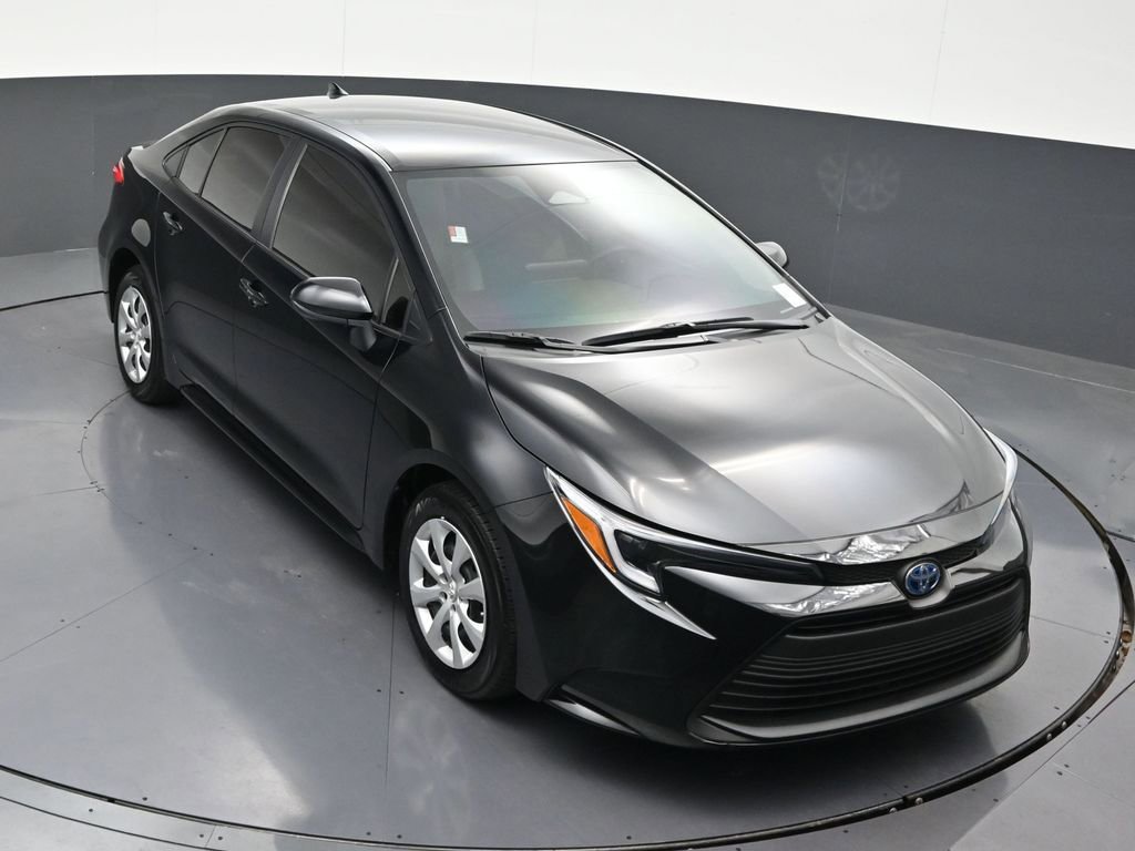 Used 2025 Toyota Corolla LE image 20
