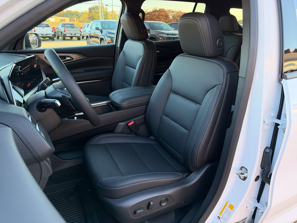 New 2027 Chevrolet Traverse LT w/ Driver Confidence Package AWD/4WD image 13