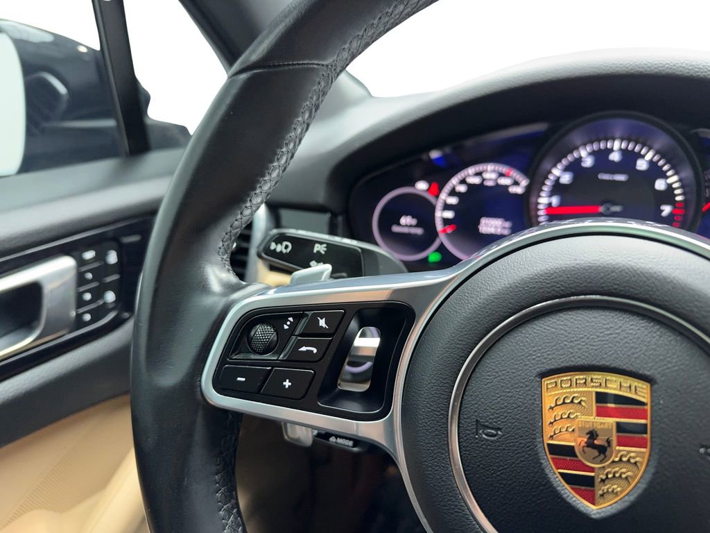Used 2023 Porsche Cayenne Platinum Edition image 45