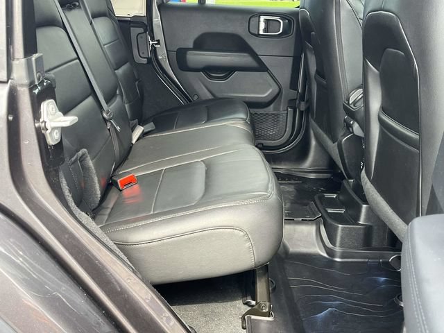 Used 2022 Jeep Wrangler Unlimited Sahara AWD/4WD image 21