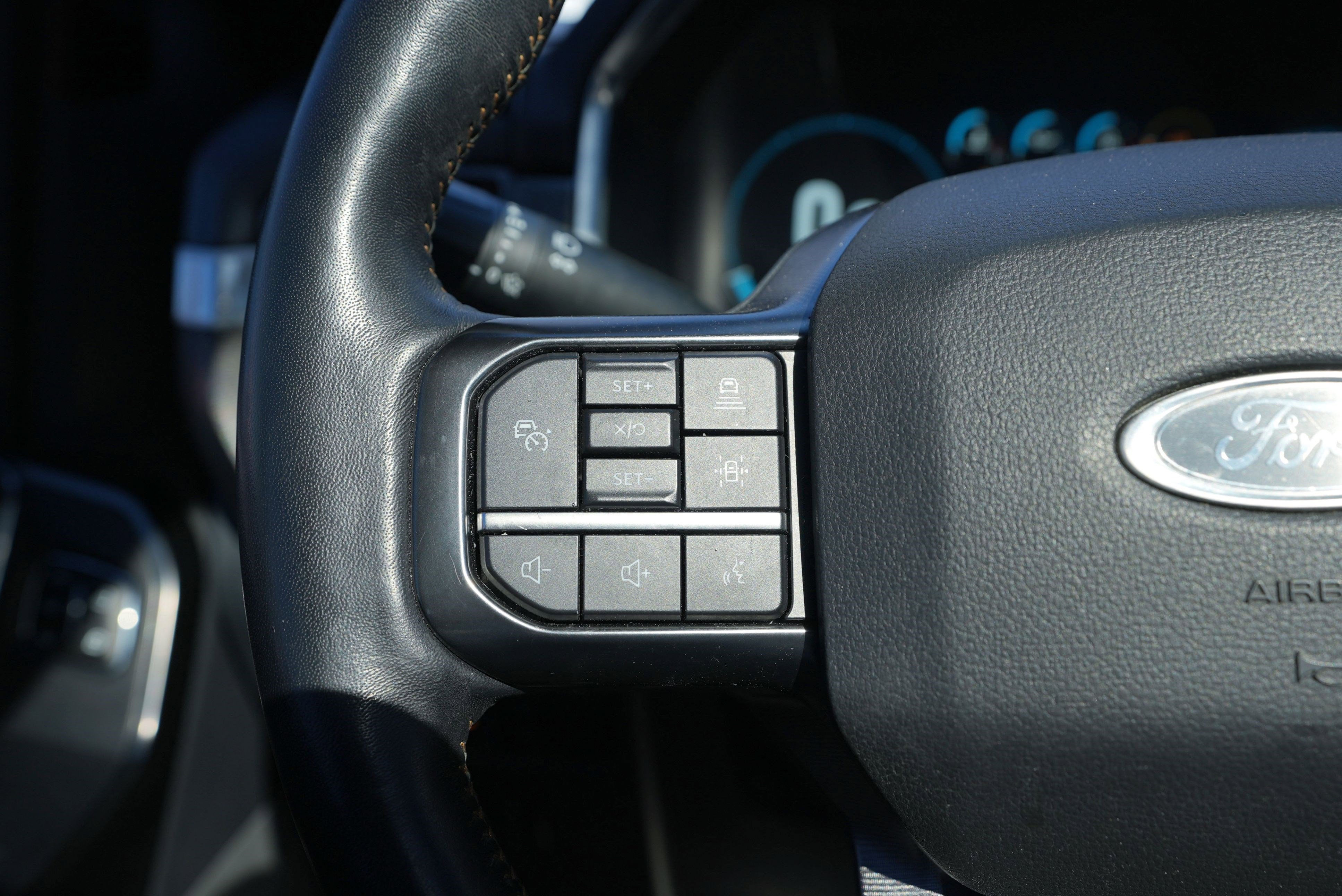 Used 2023 Ford F150 Platinum w/ FX4 Off-Road Package image 16