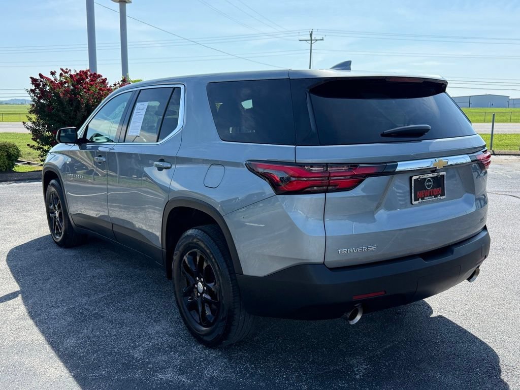 Used 2023 Chevrolet Traverse LS FWD image 35