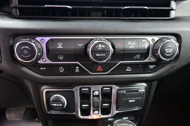 Used 2025 Jeep Gladiator Sport AWD/4WD image 23