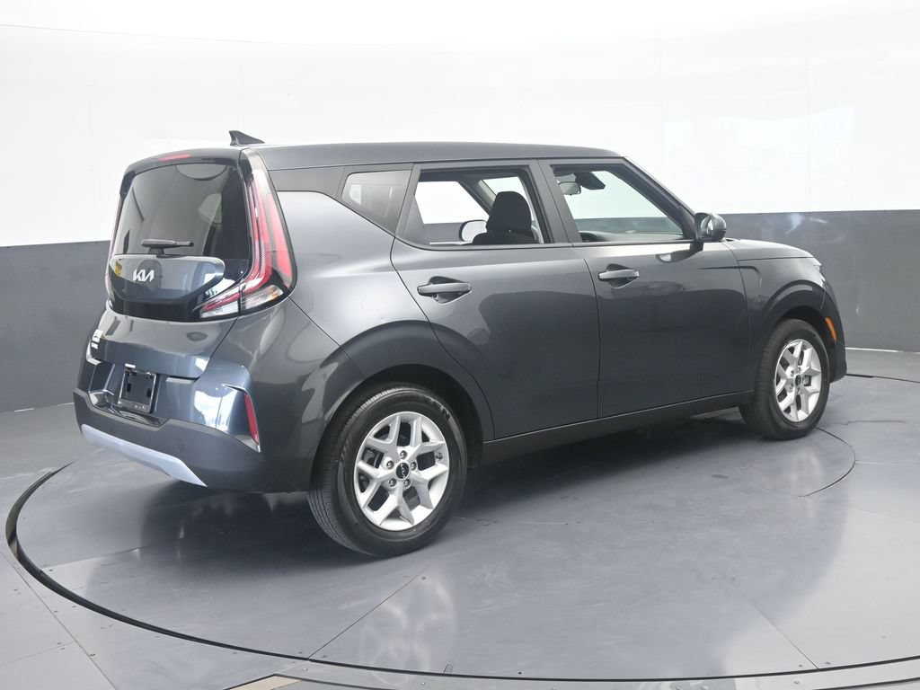 Used 2024 Kia Soul LX w/ Option Group 015 FWD image 6