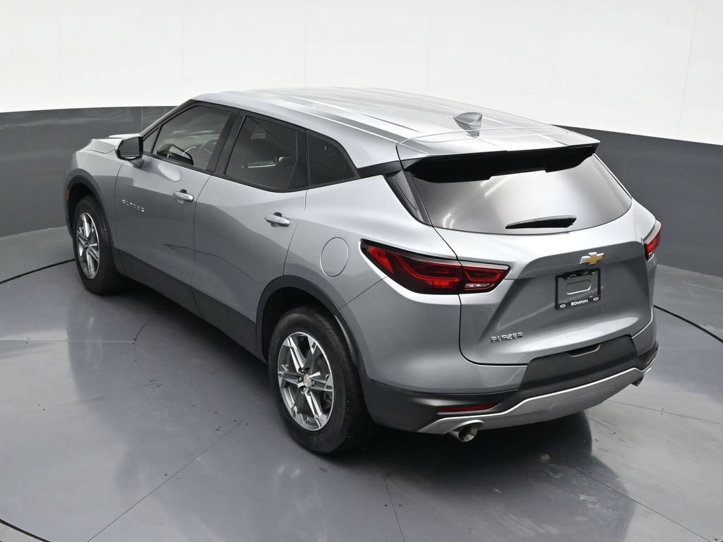 Used 2024 Chevrolet Blazer LT FWD image 19