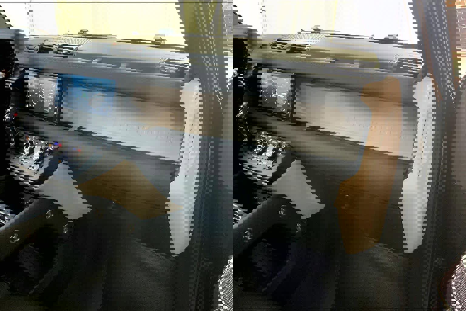 Used 2021 Land Rover Defender 110 image 18