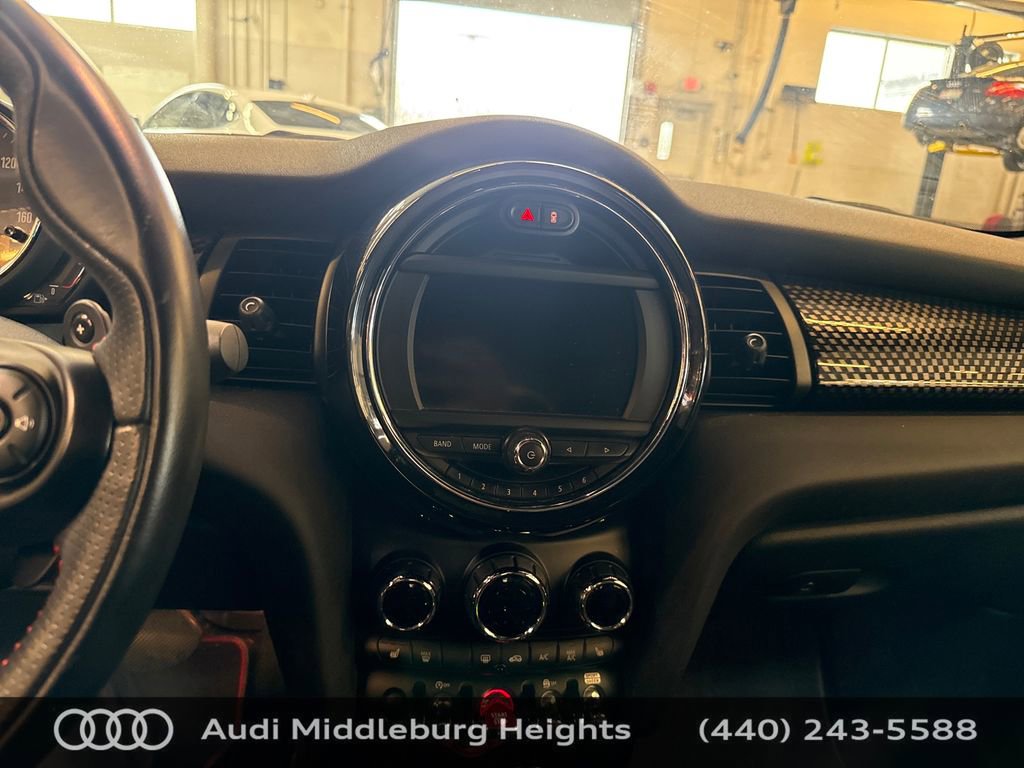 Used 2019 MINI Cooper S w/ Signature Upholstery Package image 20