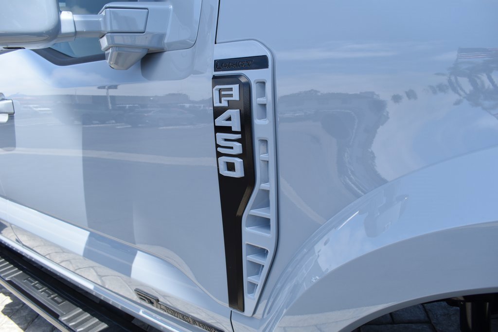 Used 2025 Ford F450 Lariat w/ FX4 Off-Road Package image 7
