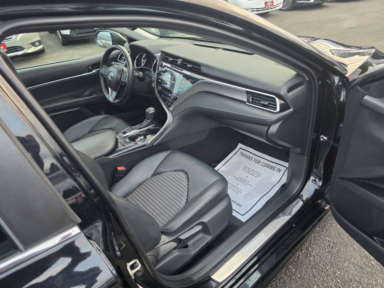 Used 2018 Toyota Camry SE FWD image 9