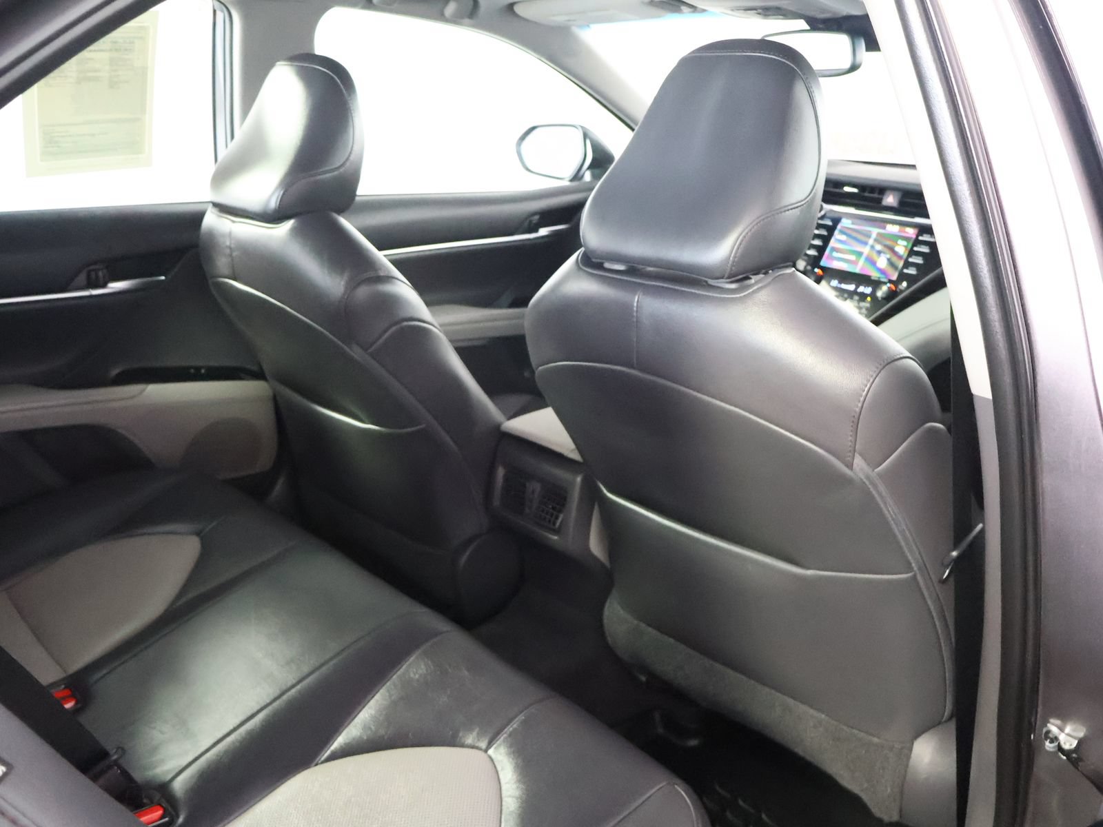 Used 2020 Toyota Camry XLE FWD image 41