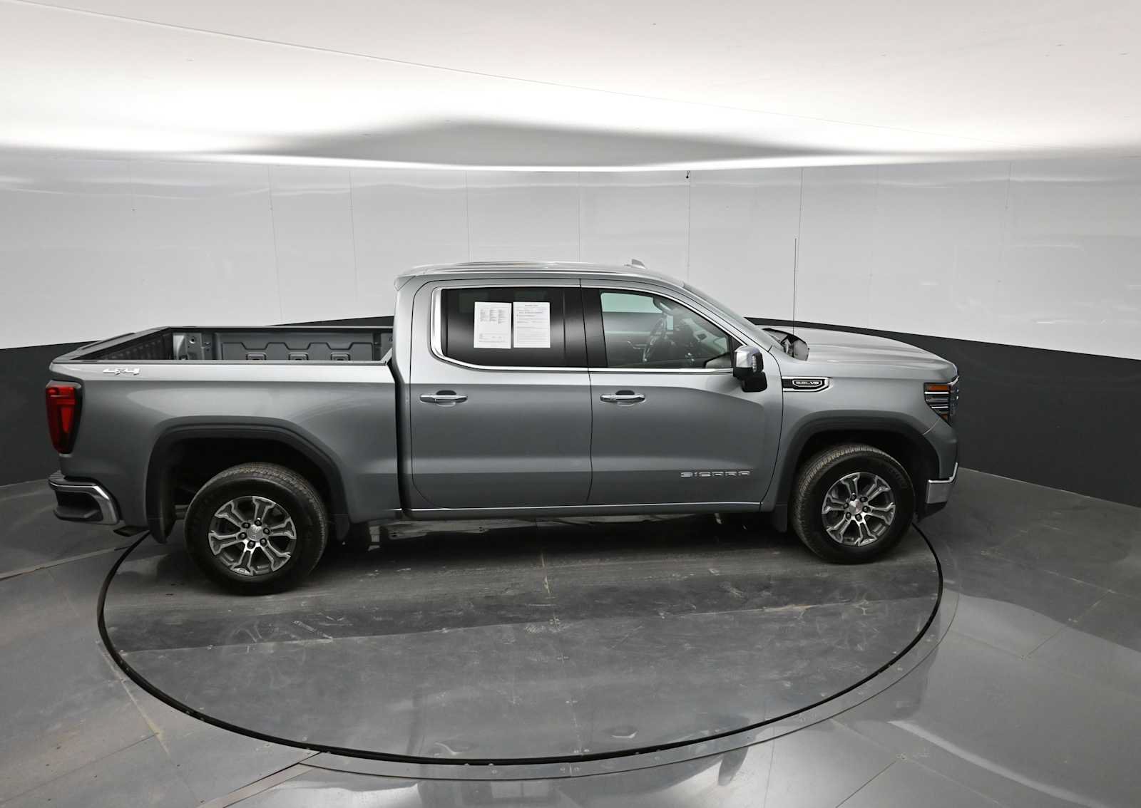 Used 2026 GMC Sierra 1500 SLT AWD/4WD image 38