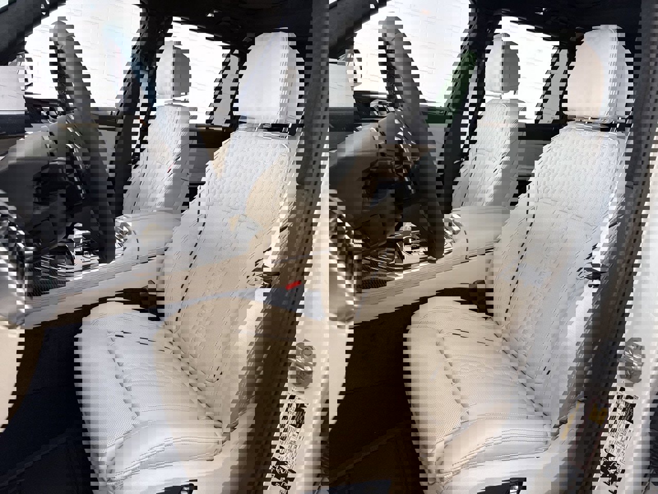 New 2026 BMW X7 M60i image 17