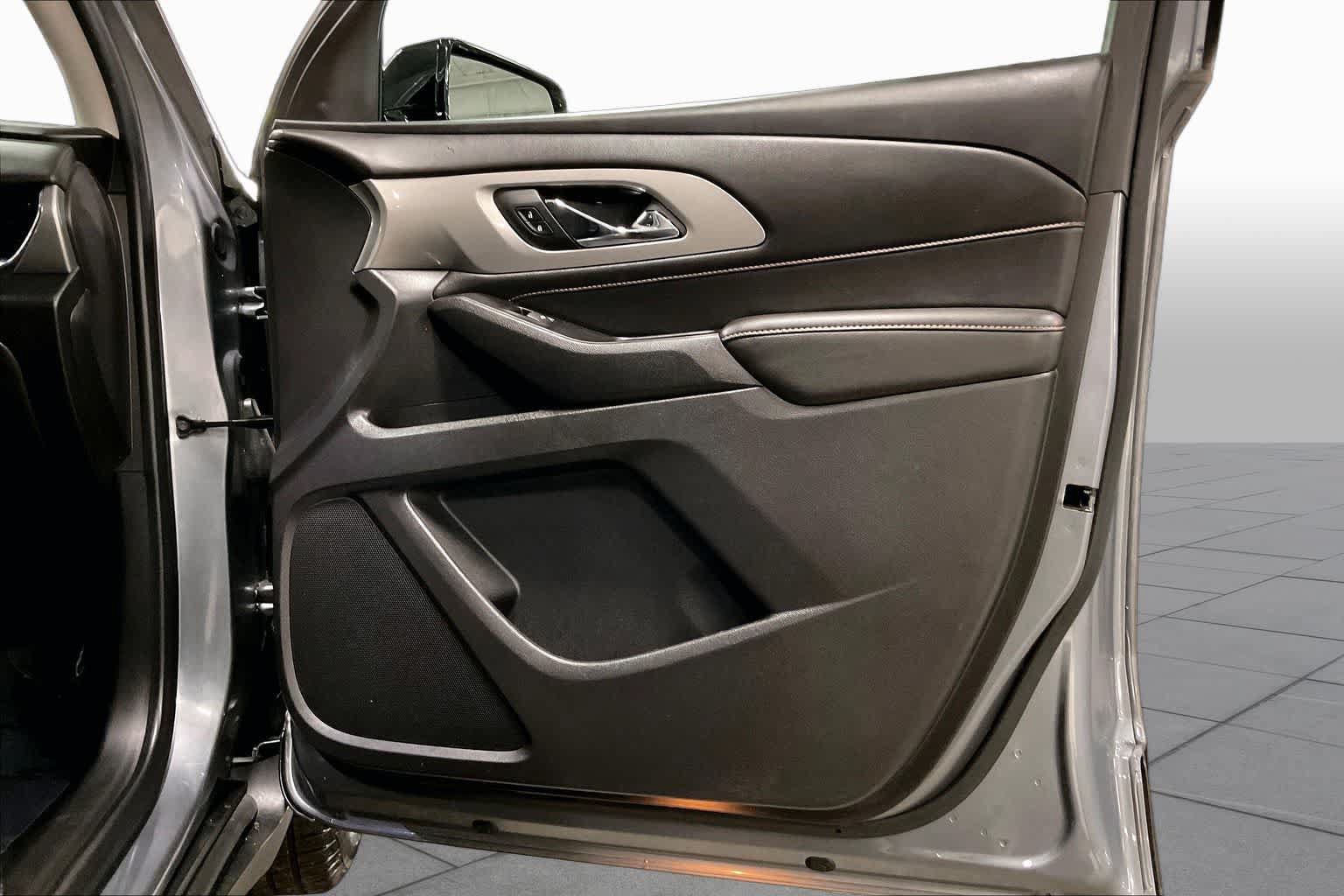 Used 2019 Chevrolet Traverse LS FWD image 21