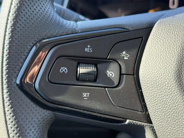 Certified 2025 Chevrolet Trax LT image 16