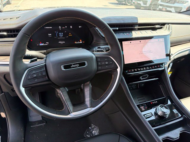 New 2026 Jeep Grand Cherokee Limited AWD/4WD image 15