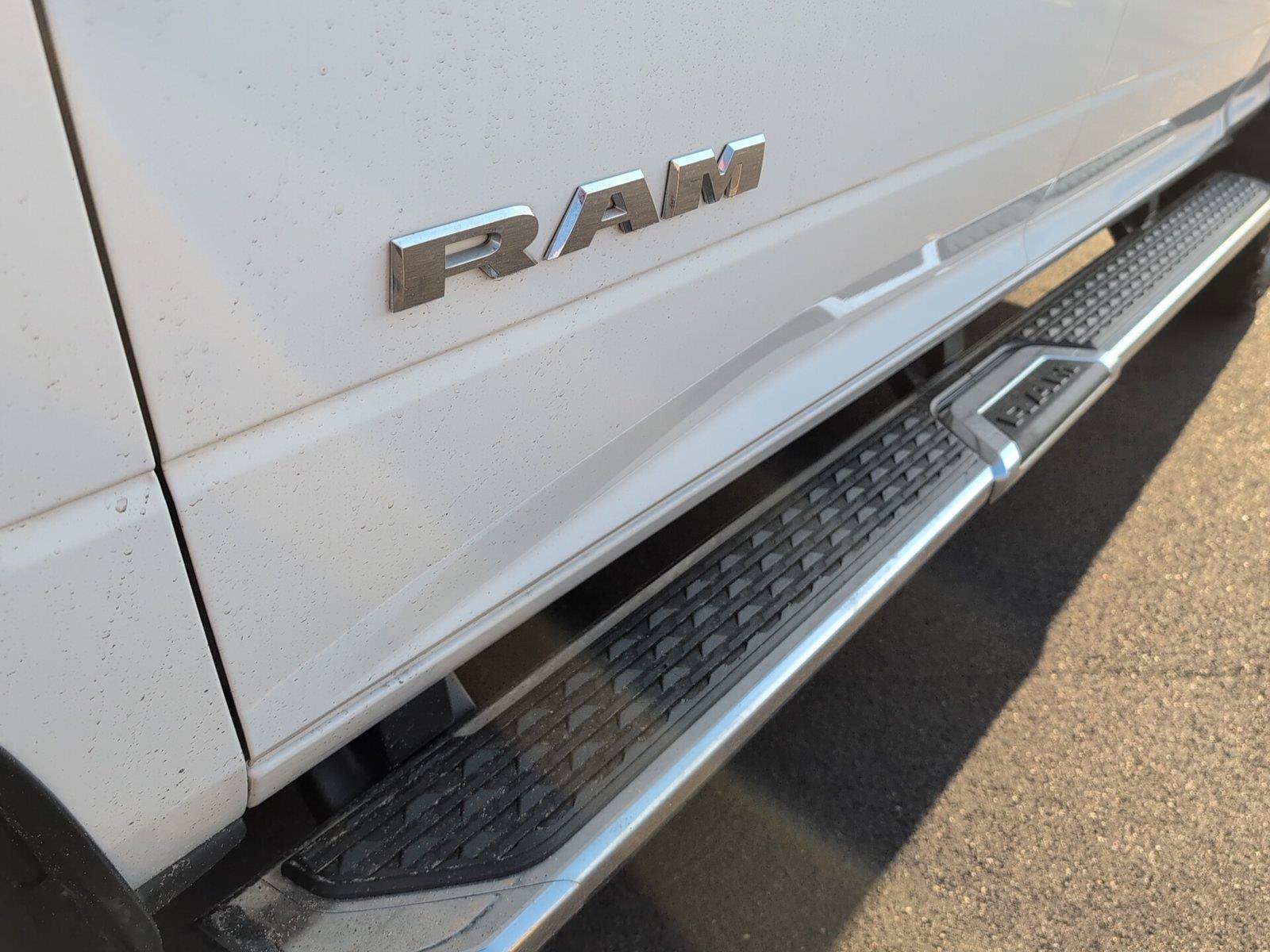 Used 2025 RAM 2500 Laramie AWD/4WD image 13