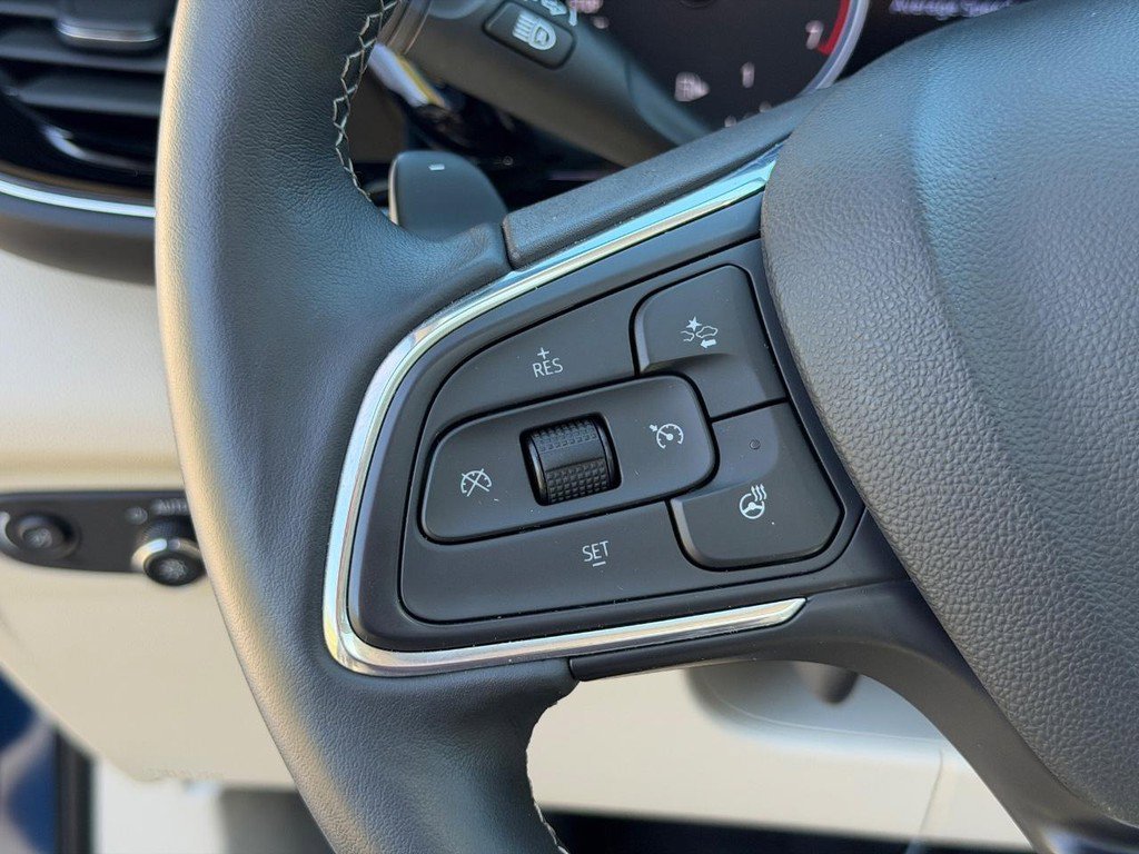 Used 2023 Buick Envision Avenir image 19