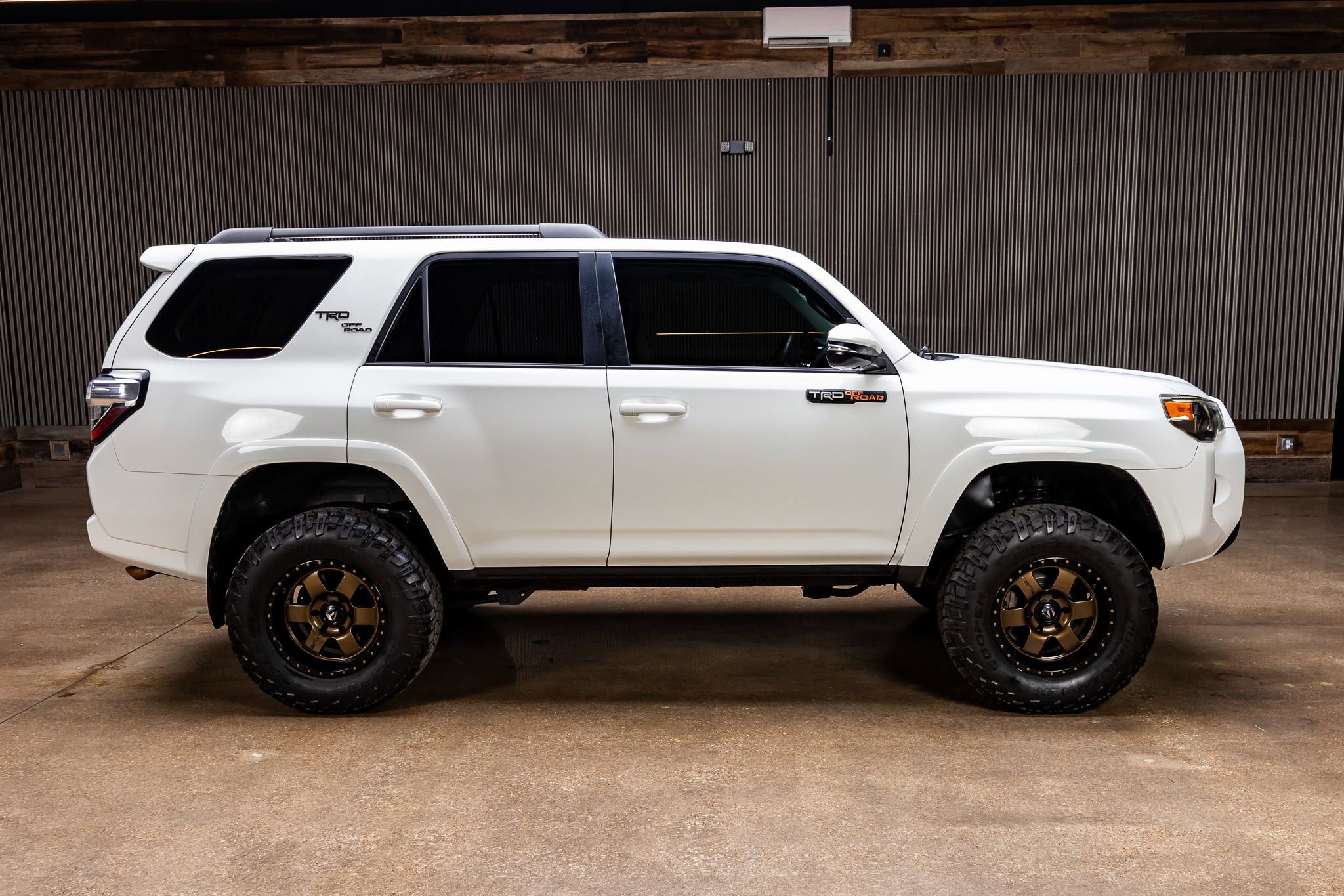 Used 2017 Toyota 4Runner TRD Off-Road Premium image 10