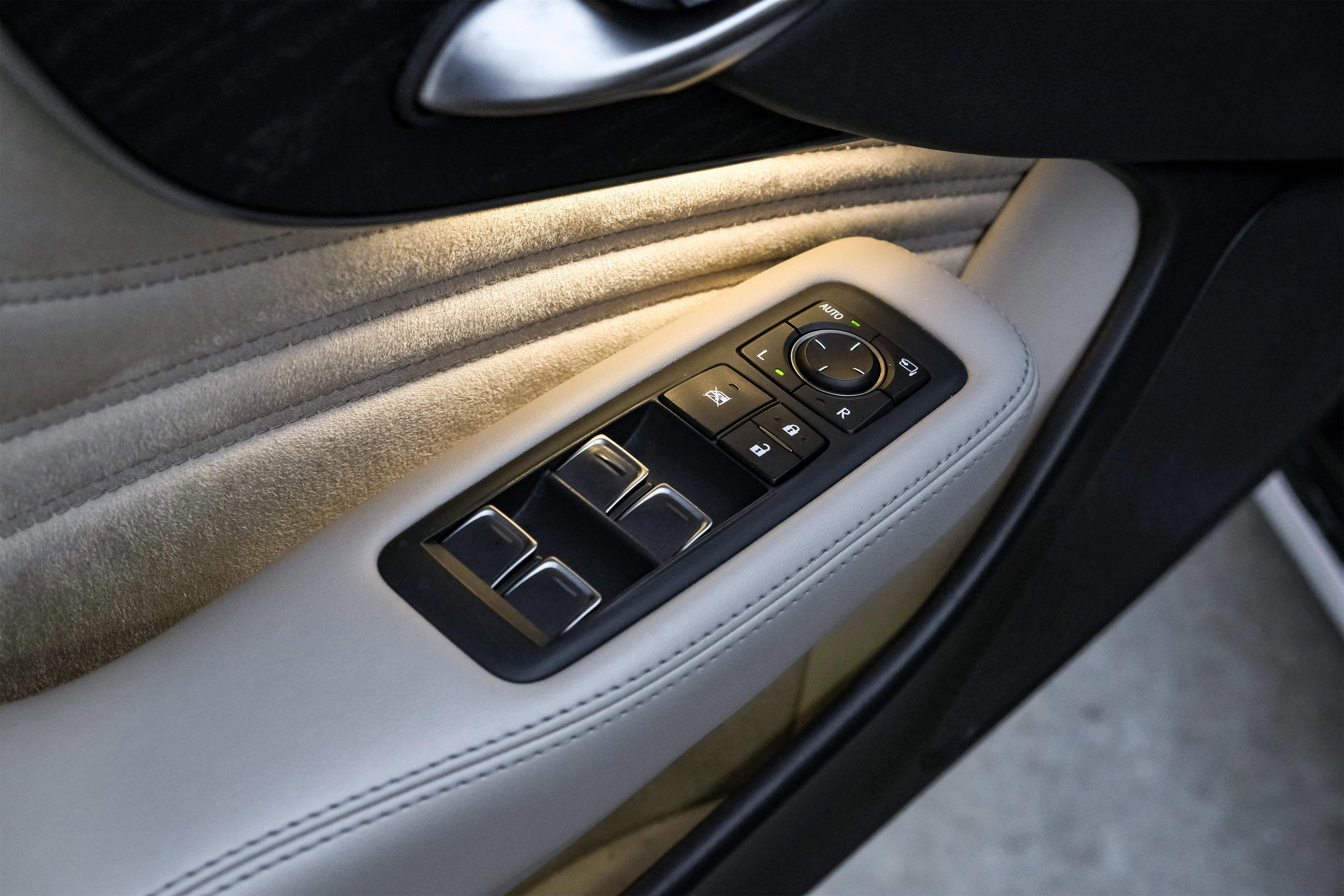 Used 2021 Lexus LS 500 w/ Accessory Package (Z1) image 48