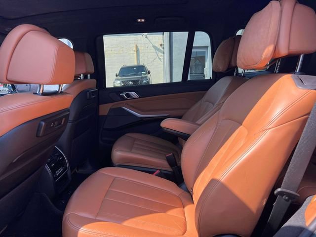 Used 2020 BMW X7 M50i w/ Dynamic Handling Package AWD/4WD image 19