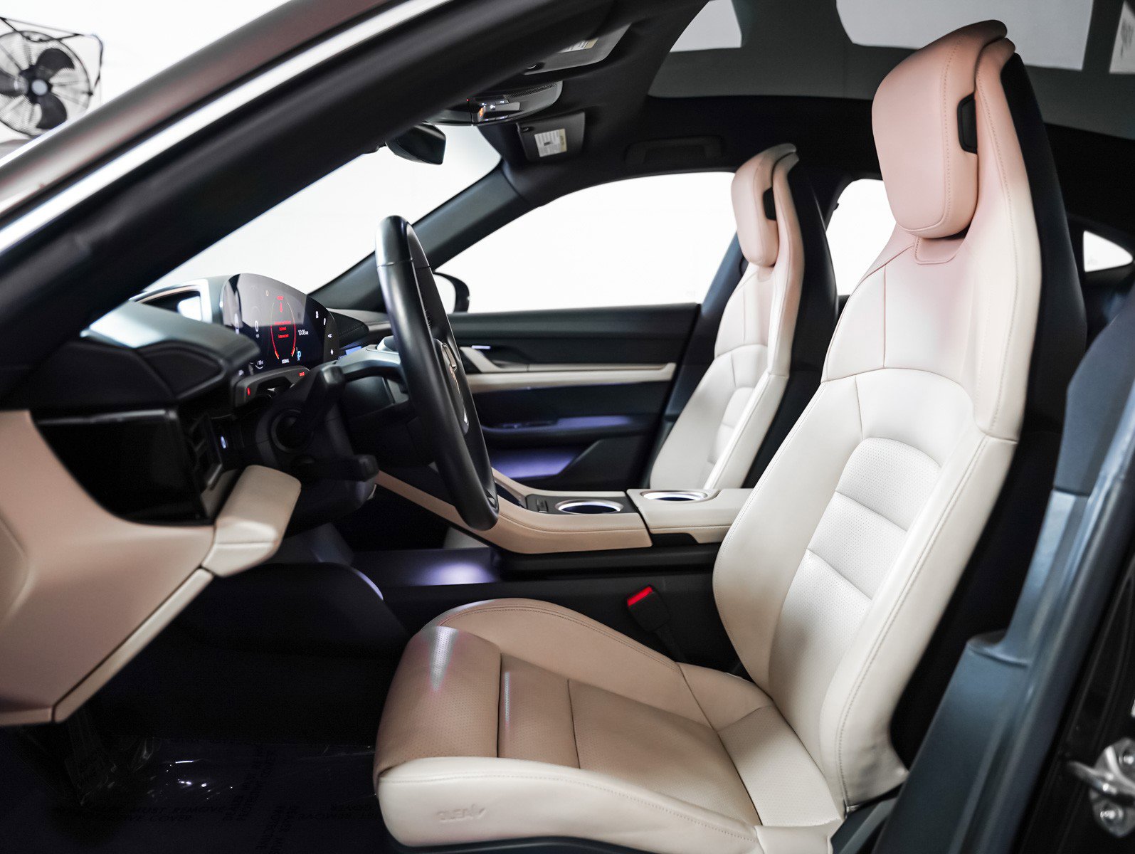 Certified 2022 Porsche Taycan 4S image 5