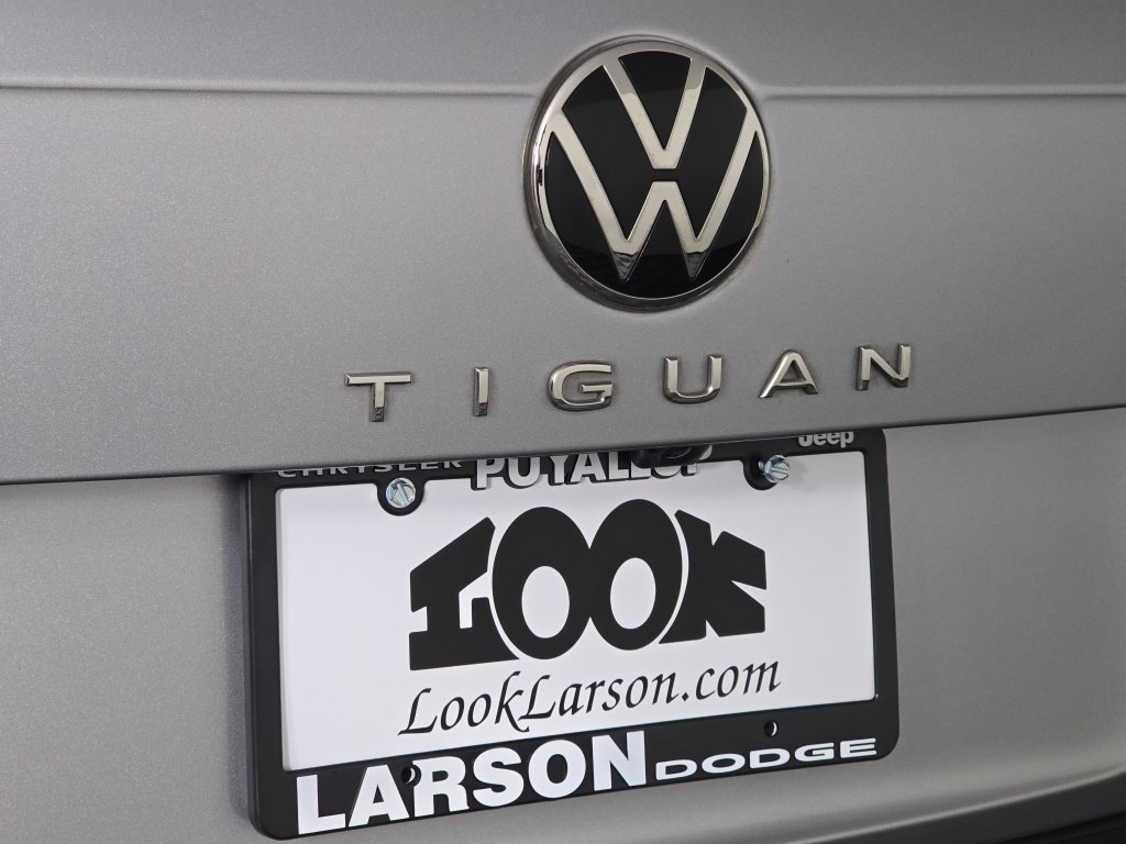 Used 2024 Volkswagen Tiguan SE R-Line AWD/4WD image 14