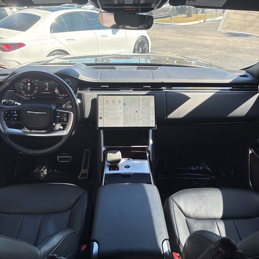 Used 2024 Land Rover Range Rover Long Wheelbase SE image 15