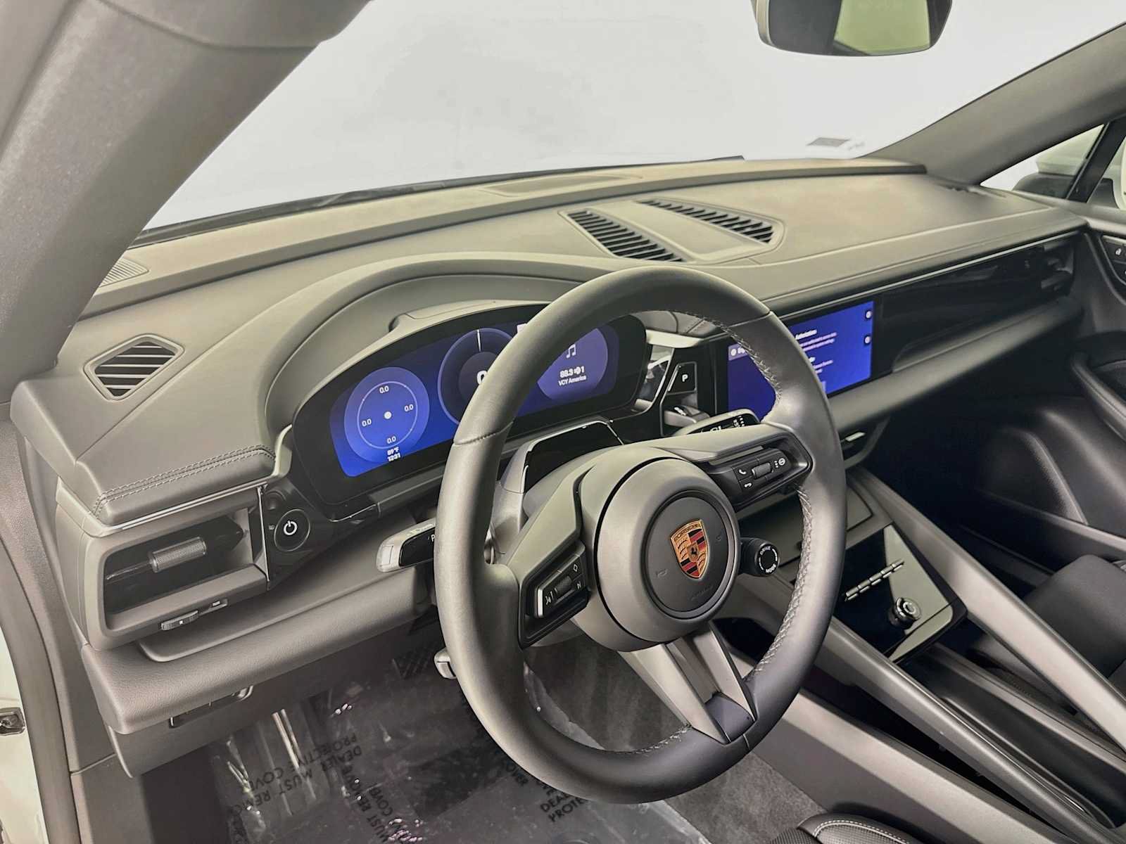 Used 2026 Porsche Macan Electric RWD image 4