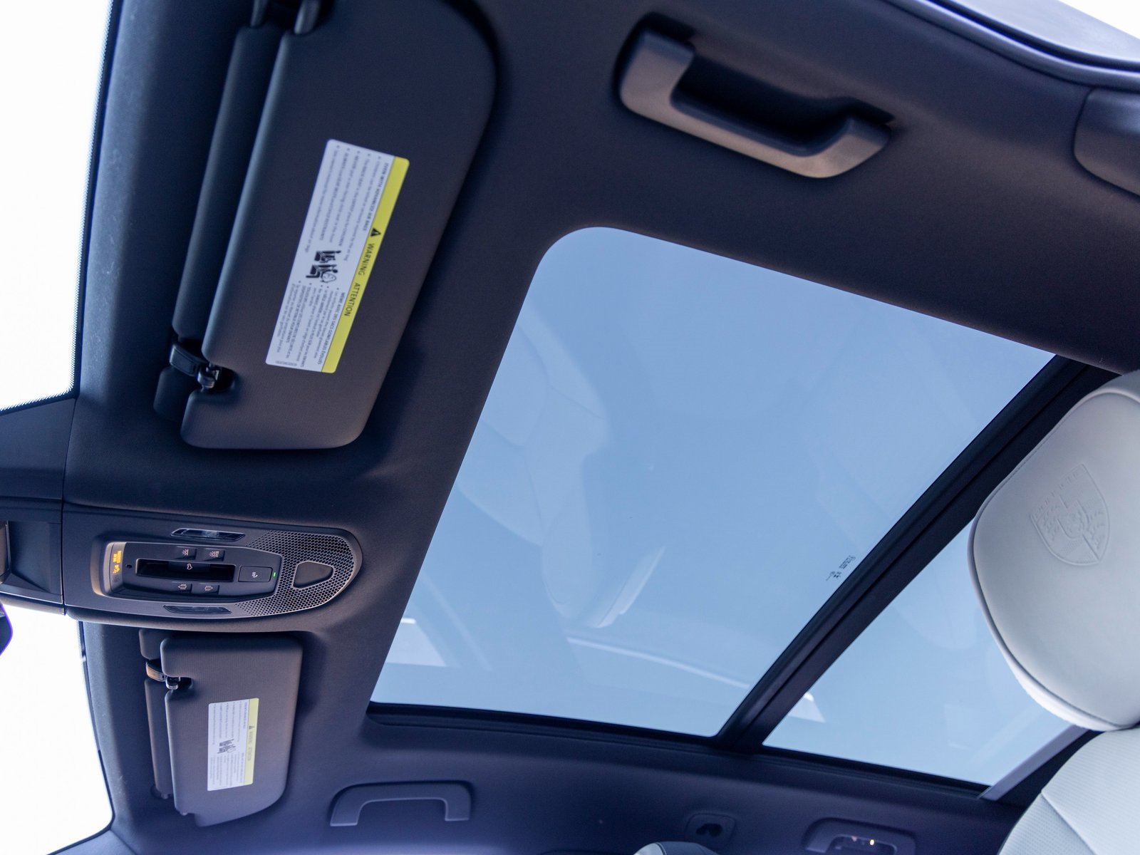 Certified 2025 Porsche Cayenne image 27