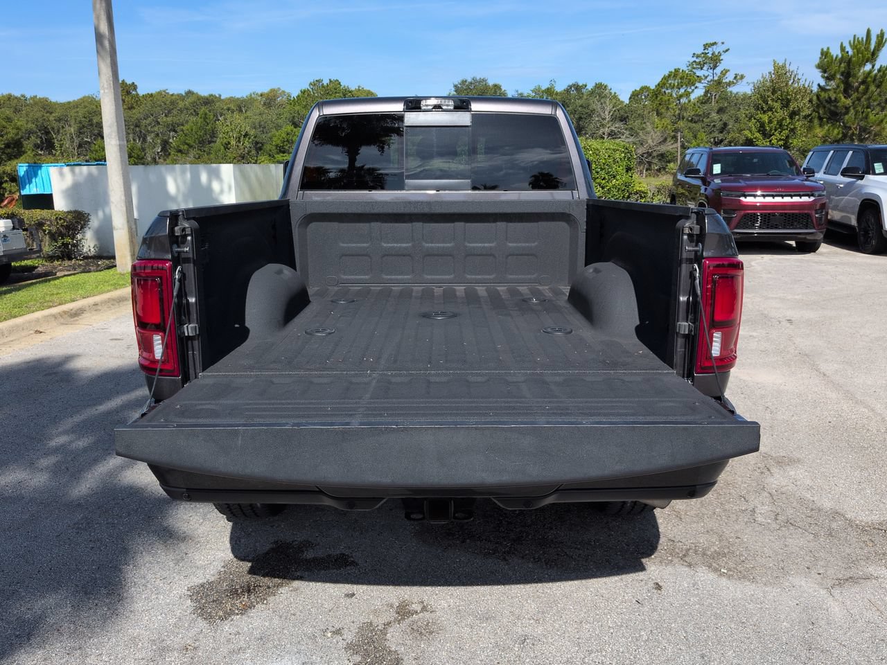 Certified 2025 RAM 2500 Laramie AWD/4WD image 12