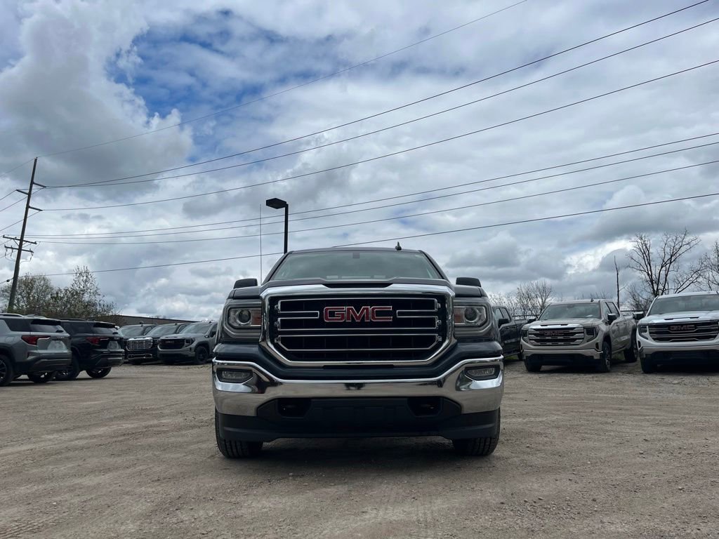 Used 2018 GMC Sierra 1500 SLE w/ SLE Value Package AWD/4WD image 4