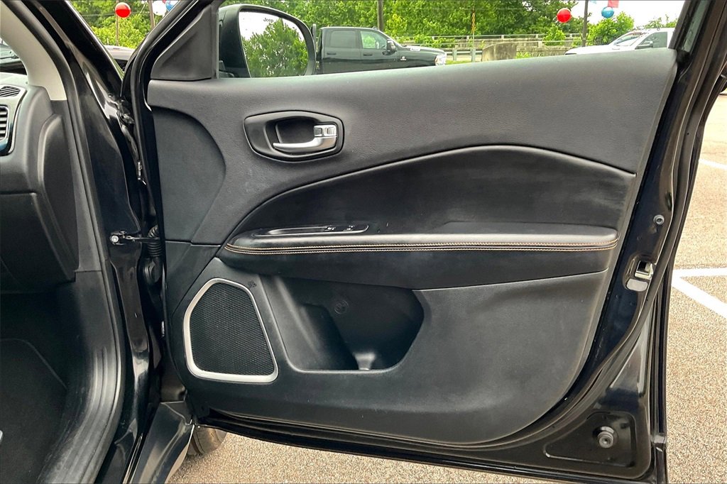 Used 2019 Jeep Compass Limited image 24