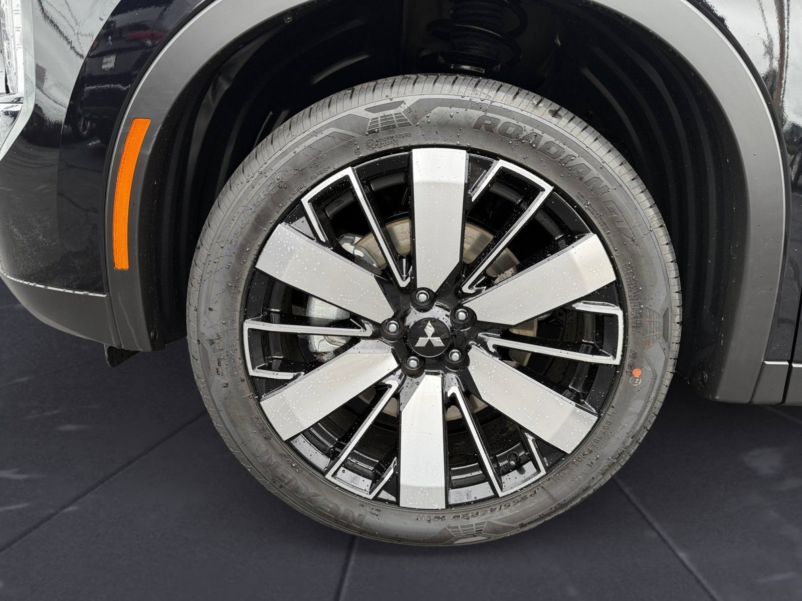 Used 2025 Mitsubishi Outlander SE AWD/4WD image 14