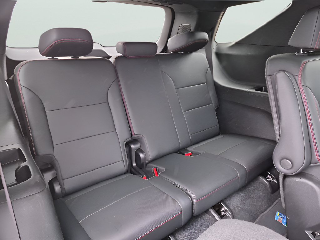 Used 2024 Chevrolet Traverse RS AWD/4WD image 37