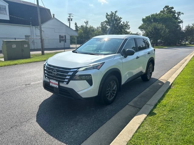 Used 2024 Nissan Rogue S AWD/4WD image 6