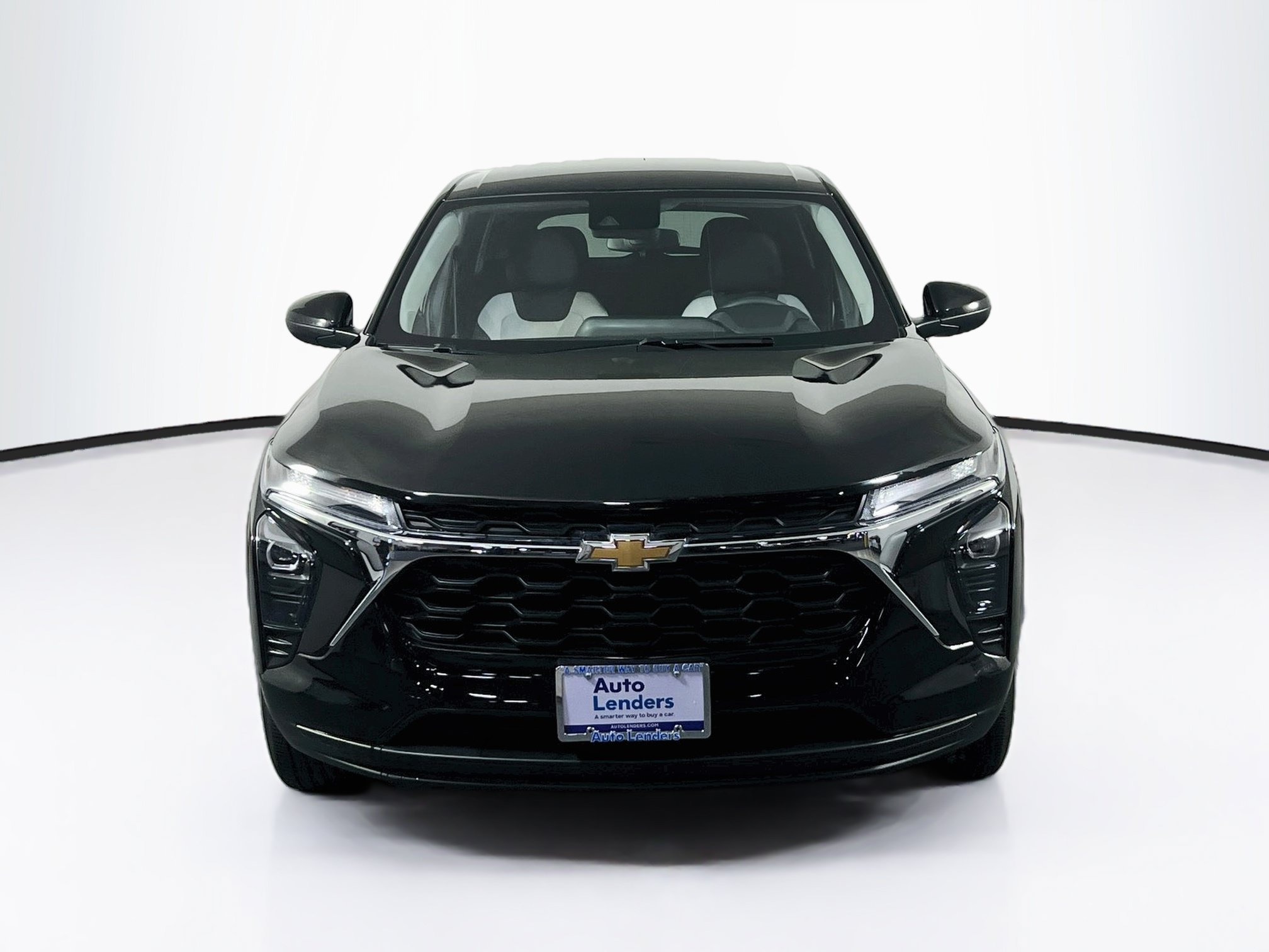 Used 2025 Chevrolet Trax LS w/ LS Convenience Package FWD image 2