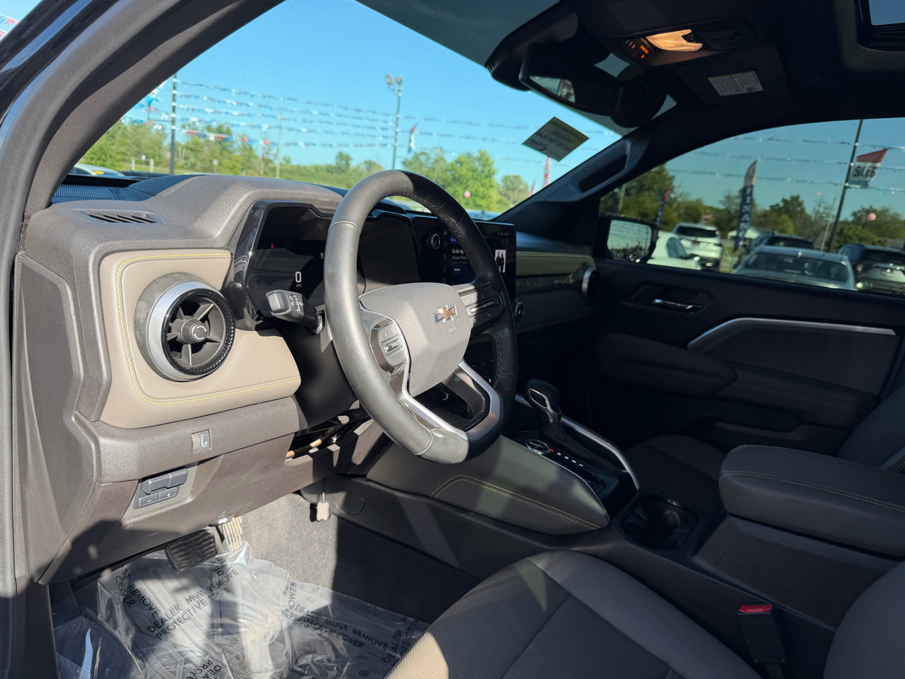 Used 2024 Chevrolet Colorado ZR2 w/ ZR2 Convenience Package III image 12