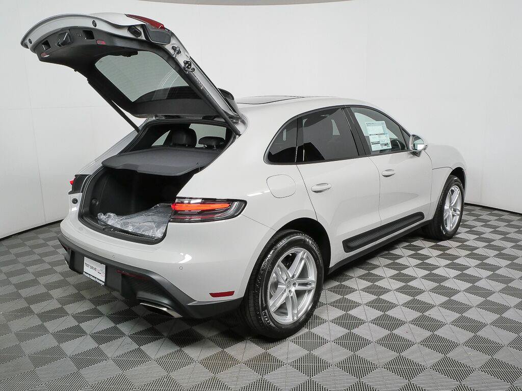 Certified 2026 Porsche Macan Turbo AWD/4WD image 29