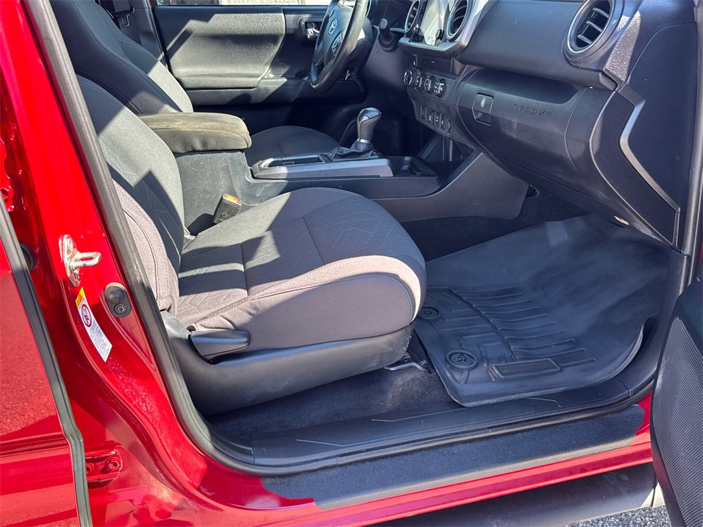 Used 2019 Toyota Tacoma TRD Off-Road image 13