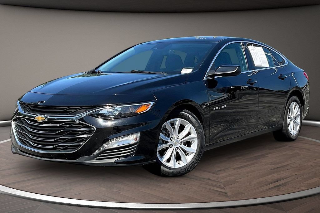 Used 2025 Chevrolet Malibu LT FWD image 3