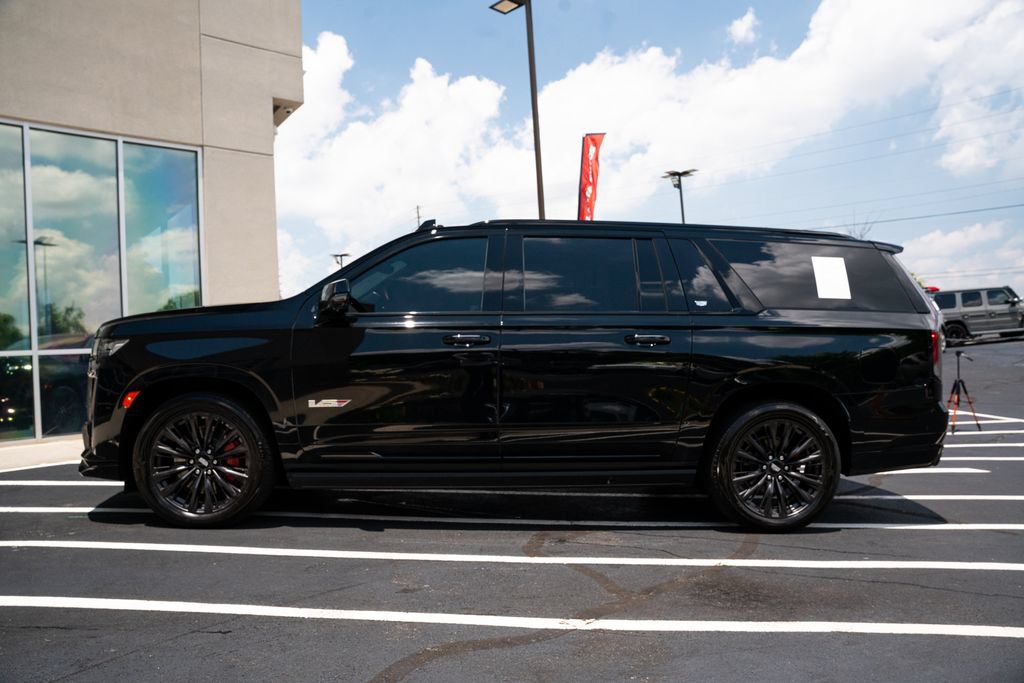 Used 2023 Cadillac Escalade ESV V w/ LPO, ONYX Package AWD/4WD image 22