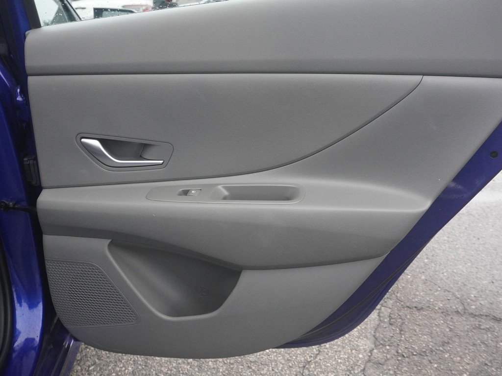 Used 2023 Hyundai Elantra SEL image 20