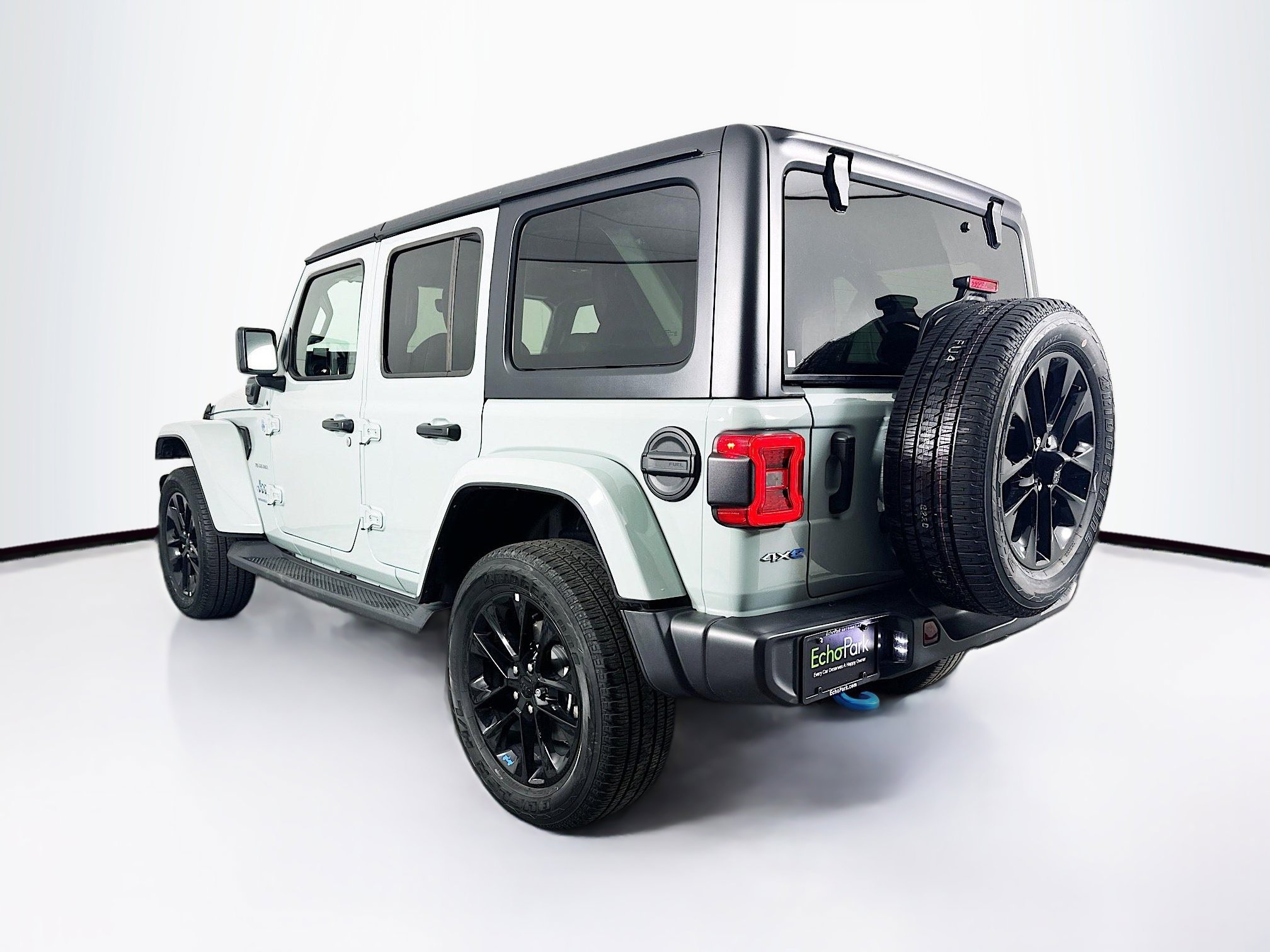 Used 2023 Jeep Wrangler Unlimited Sahara w/ Cold Weather Group AWD/4WD image 5