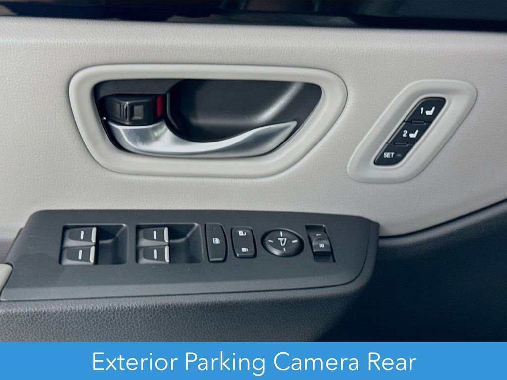Certified 2025 Honda Pilot EX-L image 23