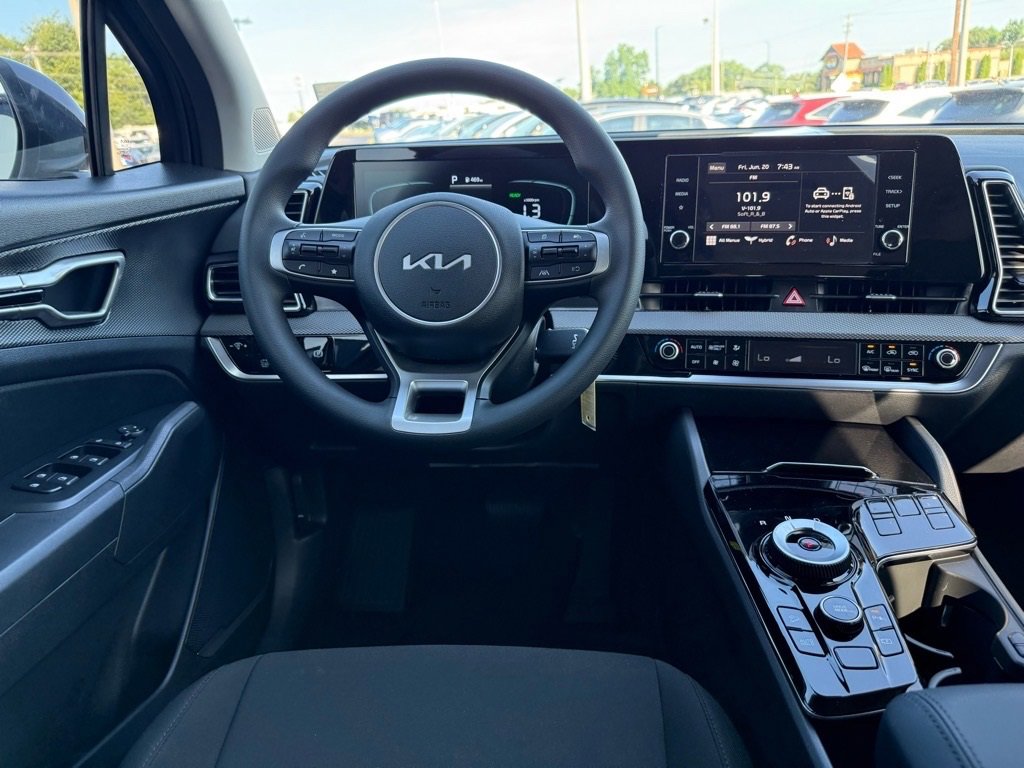 New 2025 Kia Sportage LX image 10