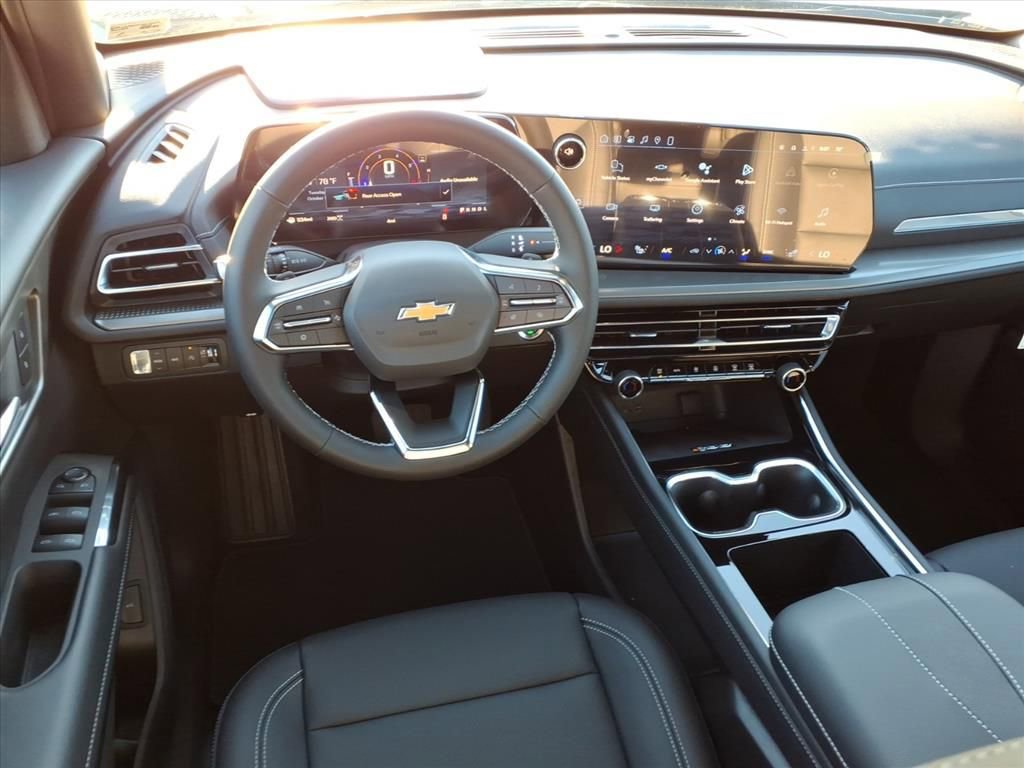 New 2026 Chevrolet Traverse LT w/ Driver Confidence Package image 9