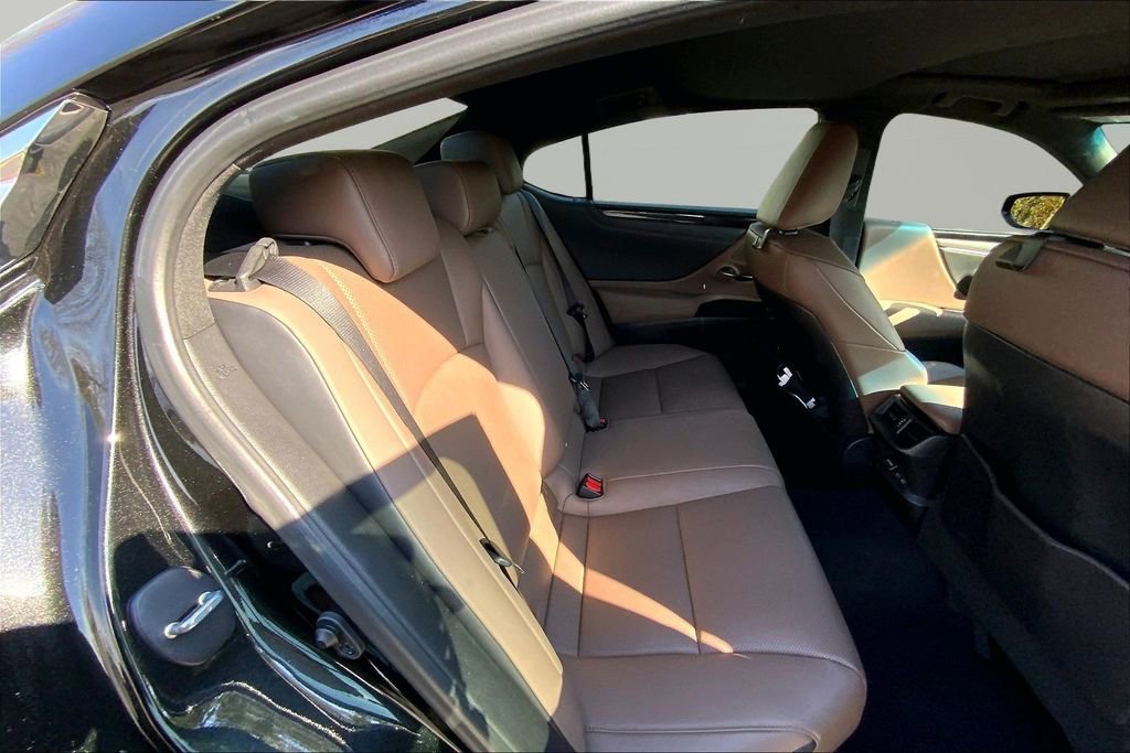 Used 2023 Lexus ES 350 350 w/ Accessory Package (Z2) image 17